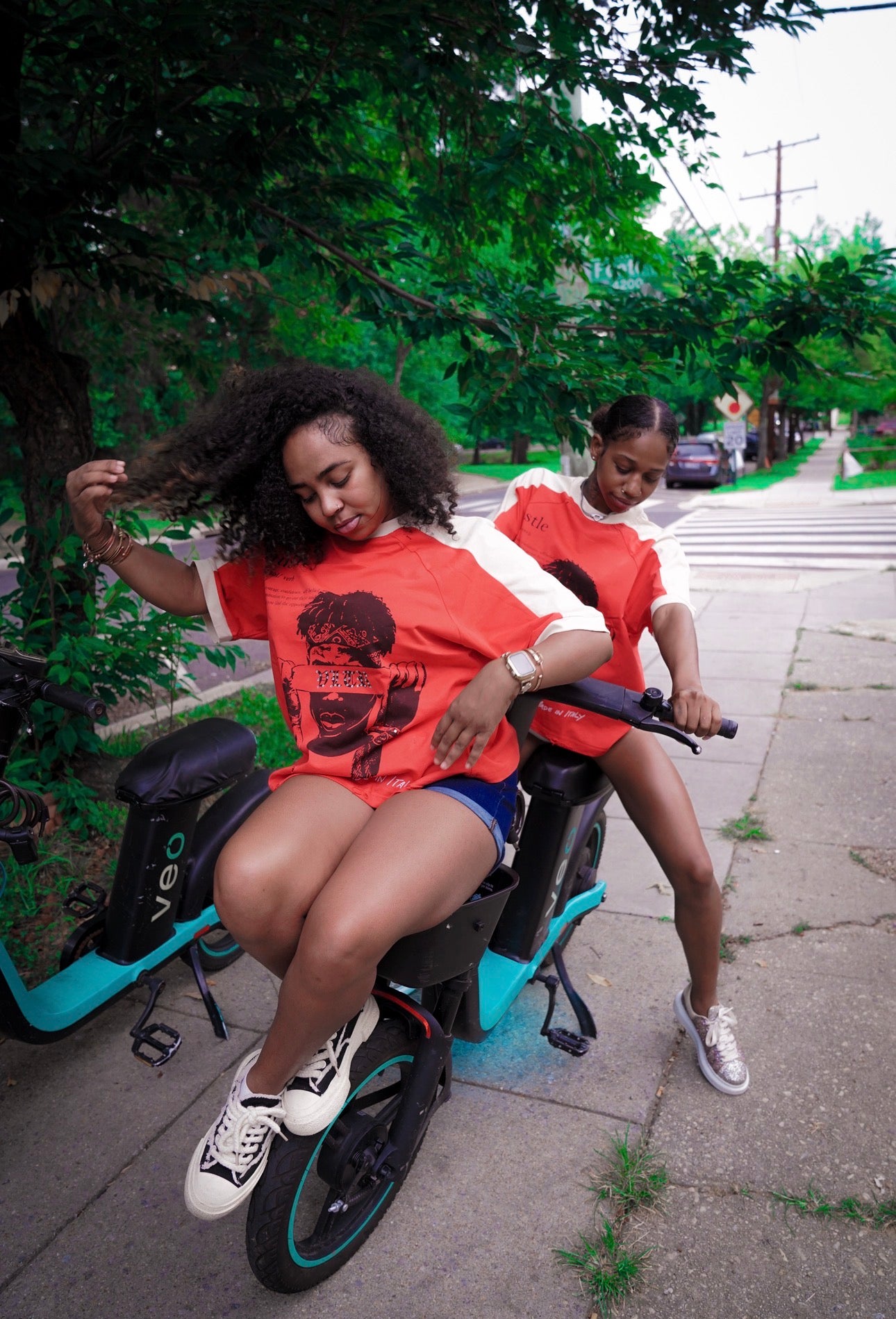 Red VLTR hustlers tee(UNISEX)